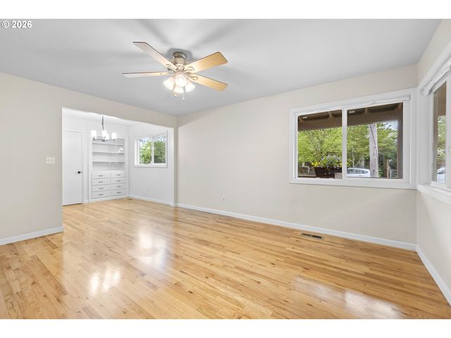 3716 Se 70TH Ave, Portland, OR 97206