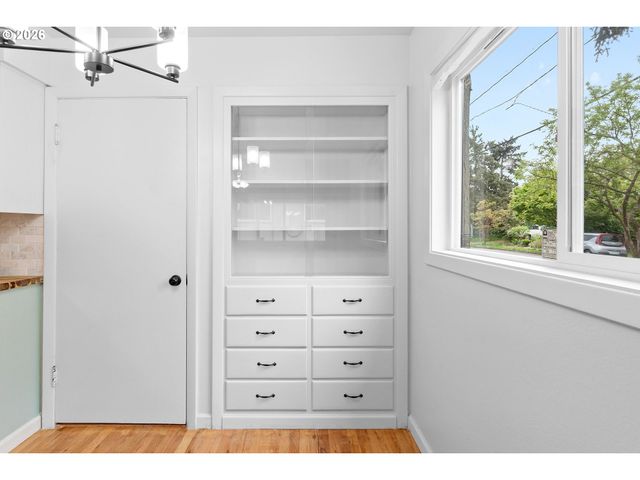 3716 Se 70TH Ave, Portland, OR 97206