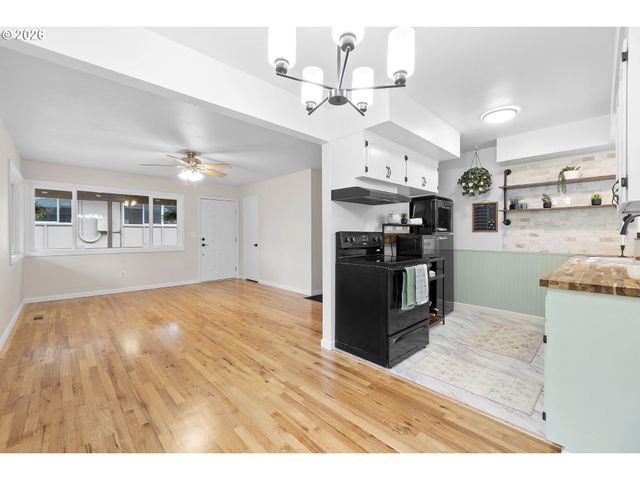3716 Se 70TH Ave, Portland, OR 97206