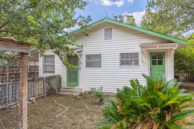 455 MAGAZINE AVE, New Braunfels, TX 78130