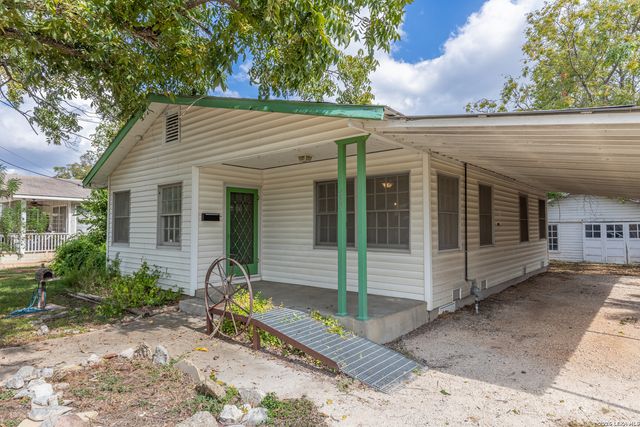 455 MAGAZINE AVE, New Braunfels, TX 78130