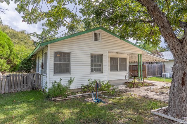 455 MAGAZINE AVE, New Braunfels, TX 78130
