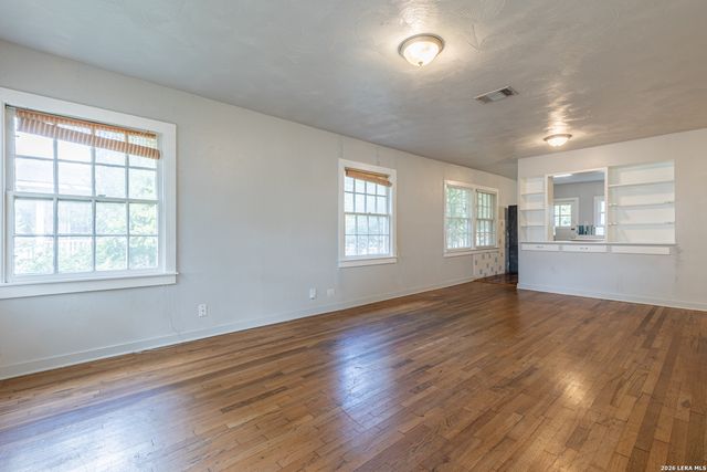 455 MAGAZINE AVE, New Braunfels, TX 78130