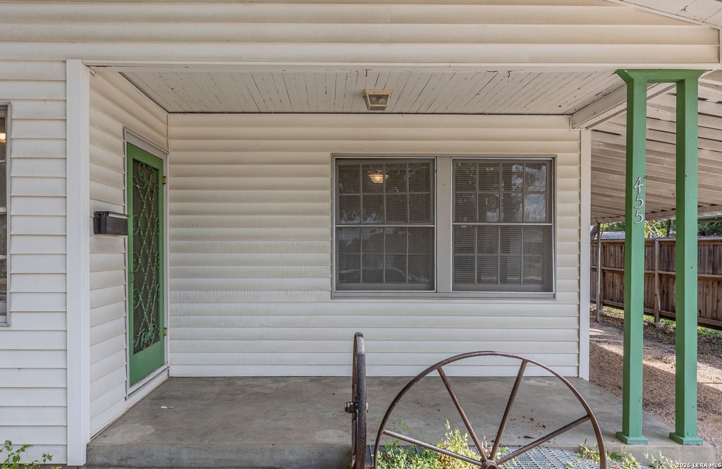 455 MAGAZINE AVE, New Braunfels, TX 78130