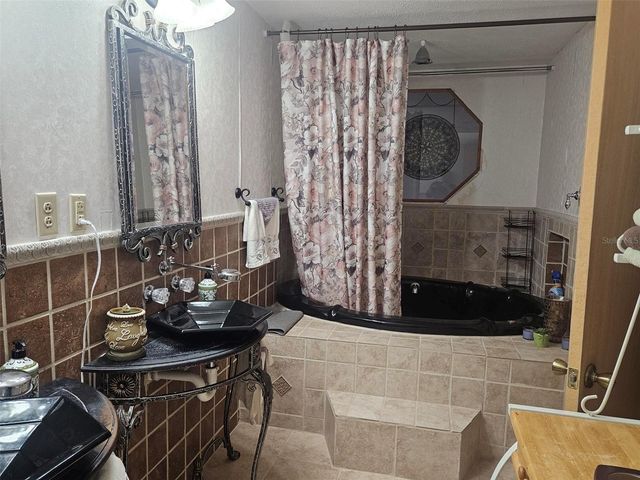 4250 NW 81ST LANE, Bell, FL 32619