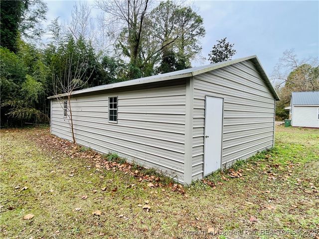 405 S Austin Street S, Maxton, NC 28364