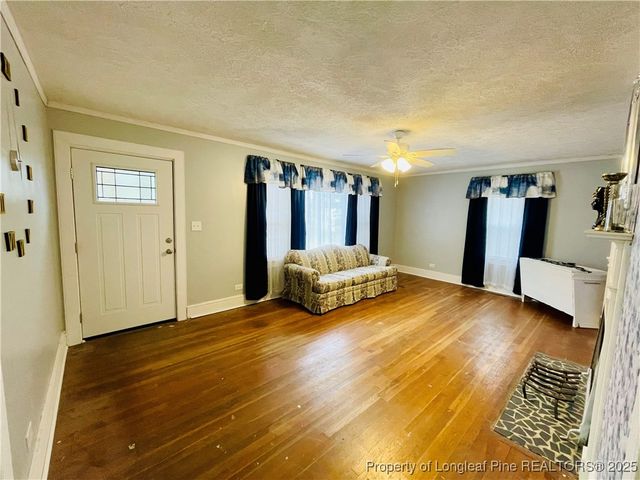 405 S Austin Street S, Maxton, NC 28364