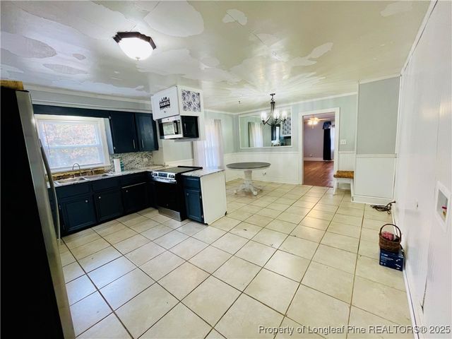 405 S Austin Street S, Maxton, NC 28364