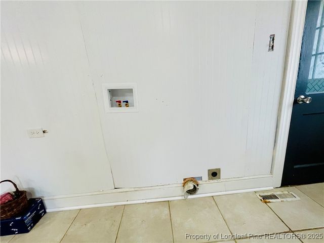 405 S Austin Street S, Maxton, NC 28364