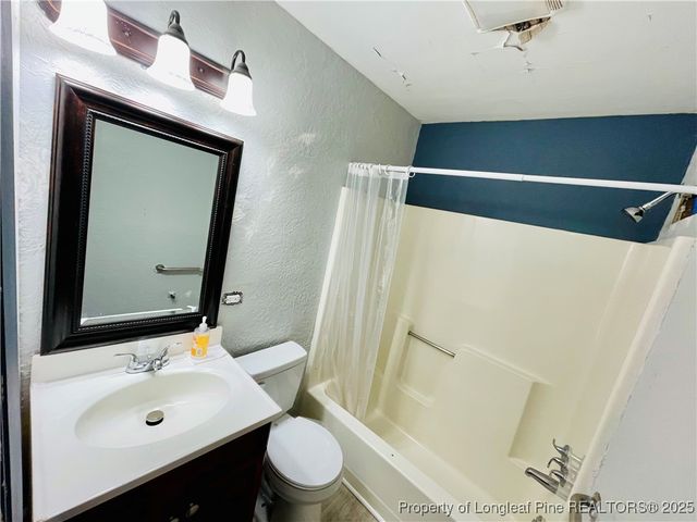 405 S Austin Street S, Maxton, NC 28364