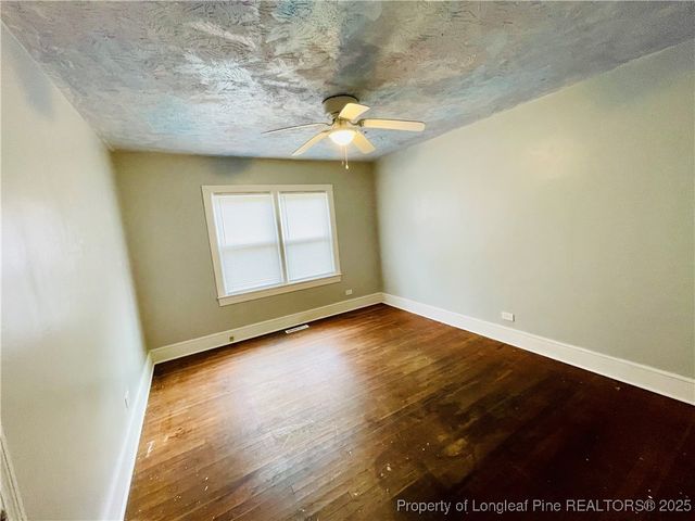 405 S Austin Street S, Maxton, NC 28364