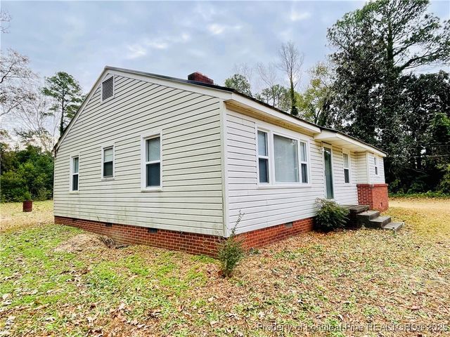 405 S Austin Street S, Maxton, NC 28364
