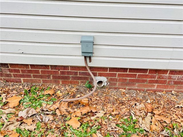 405 S Austin Street S, Maxton, NC 28364