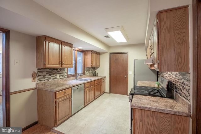 225 PUEBLO RD, Doylestown, PA 18901