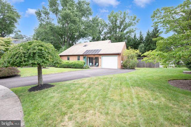 225 PUEBLO RD, Doylestown, PA 18901