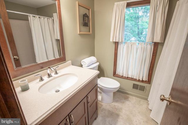 225 PUEBLO RD, Doylestown, PA 18901