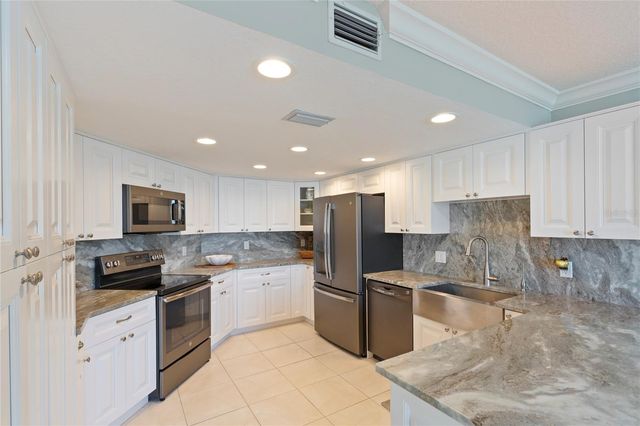 736 ISLAND WAY 406, Clearwater, FL 33767