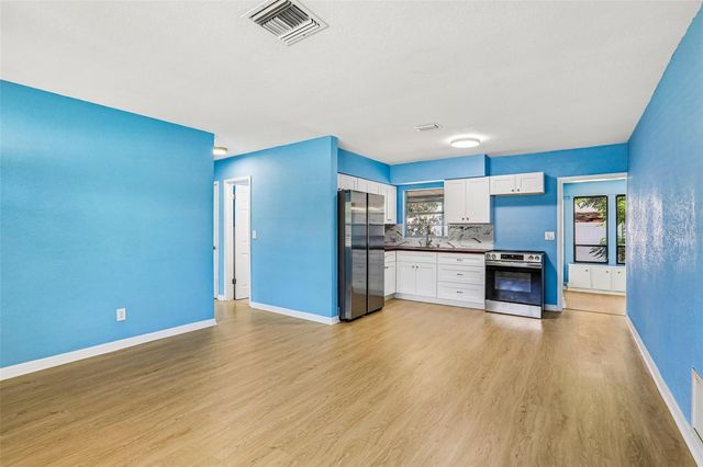 104 E GRAPEFRUIT CIRCLE, Clearwater, FL 33759