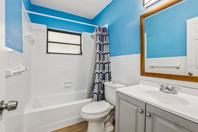 104 E GRAPEFRUIT CIRCLE, Clearwater, FL 33759