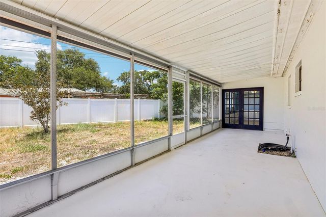 104 E GRAPEFRUIT CIRCLE, Clearwater, FL 33759