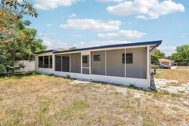 104 E GRAPEFRUIT CIRCLE, Clearwater, FL 33759