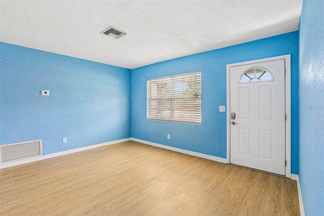 104 E GRAPEFRUIT CIRCLE, Clearwater, FL 33759
