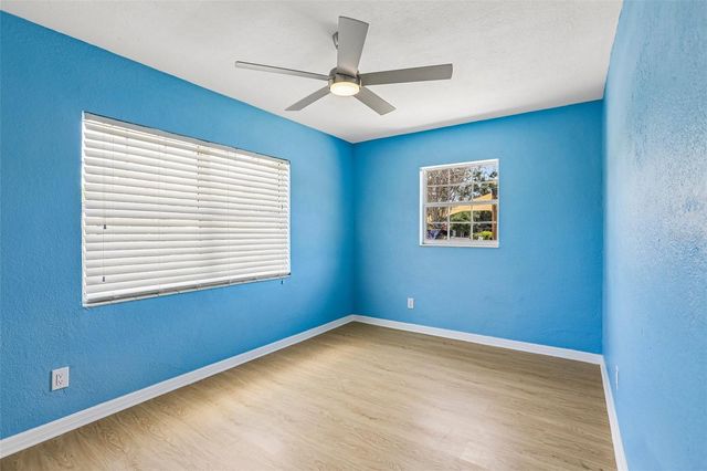 104 E GRAPEFRUIT CIRCLE, Clearwater, FL 33759