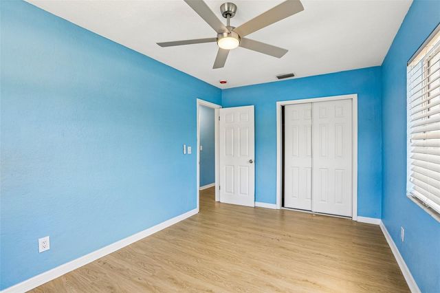 104 E GRAPEFRUIT CIRCLE, Clearwater, FL 33759