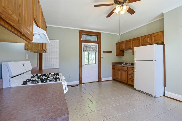 124 W Walnut Street, Southgate, KY 41071
