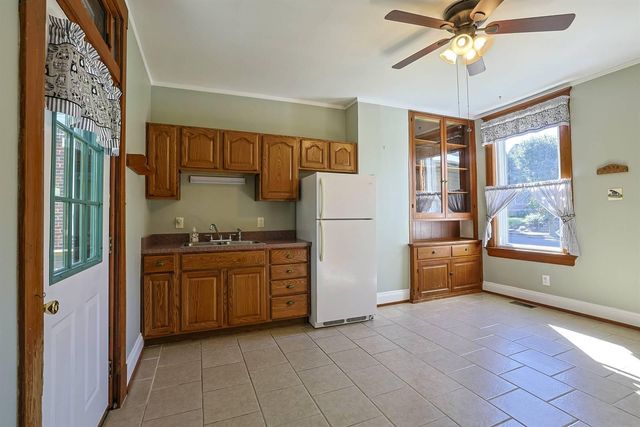 124 W Walnut Street, Southgate, KY 41071