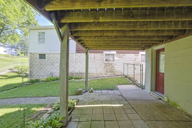 124 W Walnut Street, Southgate, KY 41071