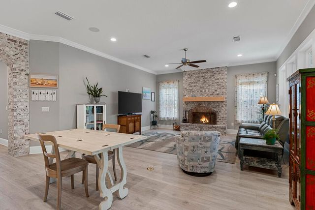 174 Revana Way, Freeport, FL 32439