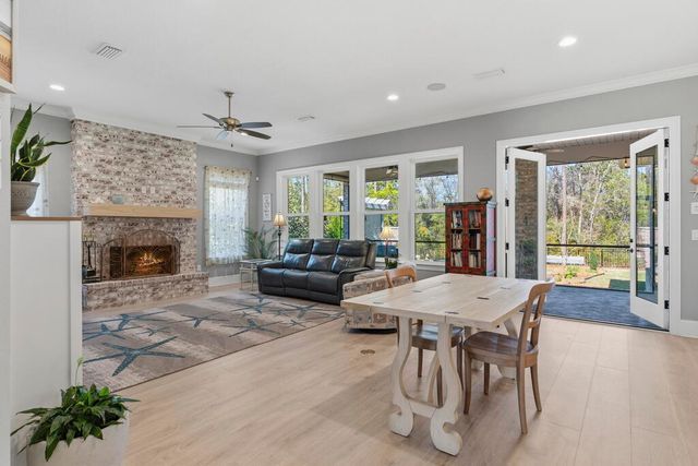 174 Revana Way, Freeport, FL 32439