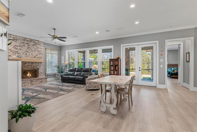 174 Revana Way, Freeport, FL 32439