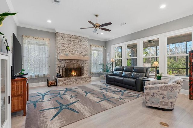 174 Revana Way, Freeport, FL 32439