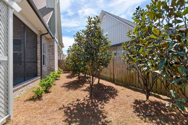 174 Revana Way, Freeport, FL 32439