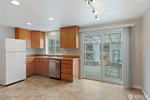 7675 Old Military Road NE, Bremerton, WA 98311