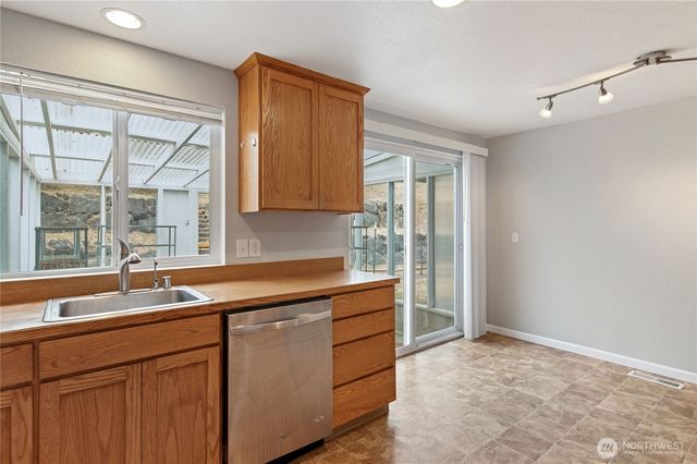 7675 Old Military Road NE, Bremerton, WA 98311