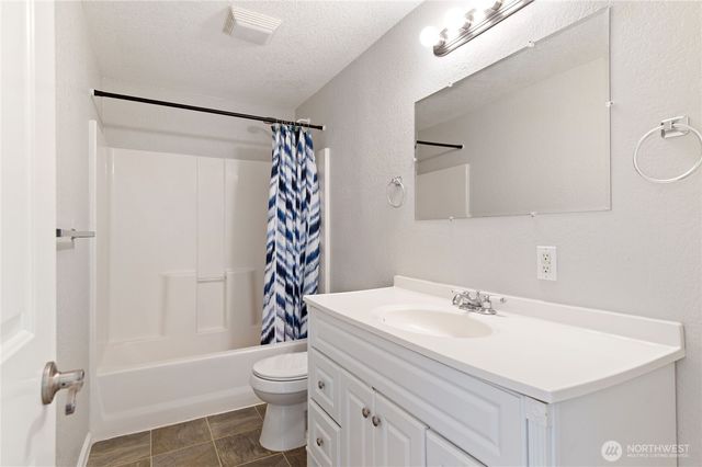 7675 Old Military Road NE, Bremerton, WA 98311