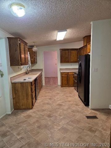 420828 E 1143 Road, Eufaula, OK 74432
