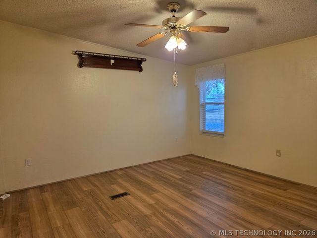 420828 E 1143 Road, Eufaula, OK 74432