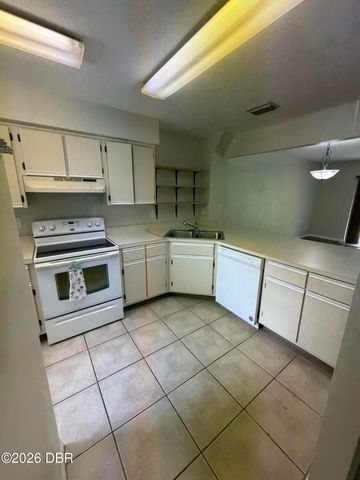 175 Yorktowne Dr Apt 21, Daytona Beach, FL 32119