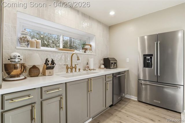 3357 Giddings Boulevard, Highland, MI 48356