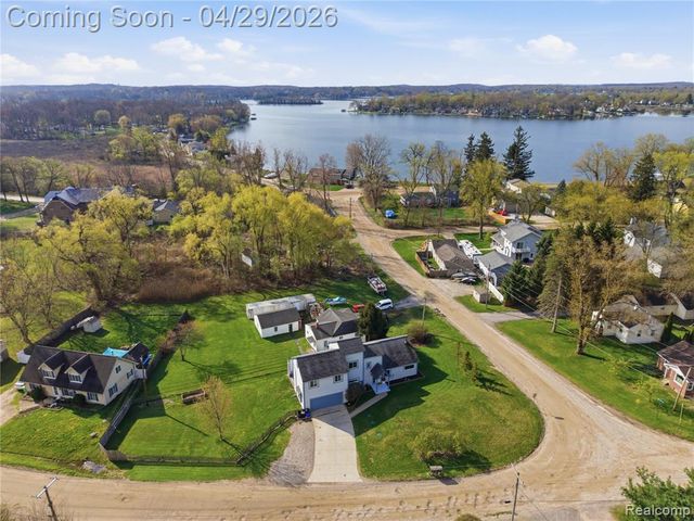 3357 Giddings Boulevard, Highland, MI 48356
