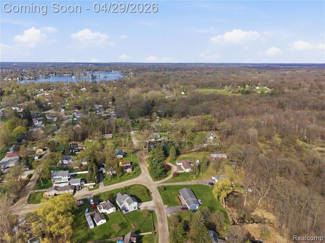 3357 Giddings Boulevard, Highland, MI 48356