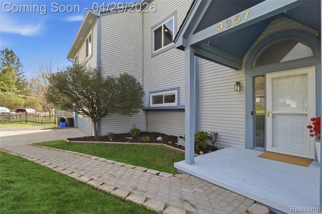 3357 Giddings Boulevard, Highland, MI 48356