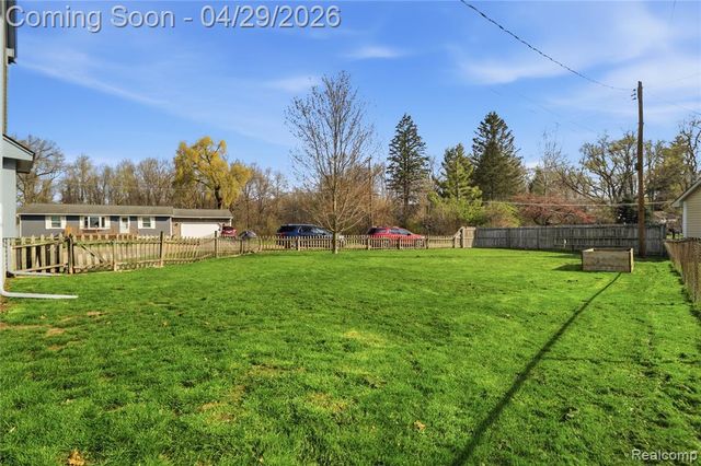 3357 Giddings Boulevard, Highland, MI 48356