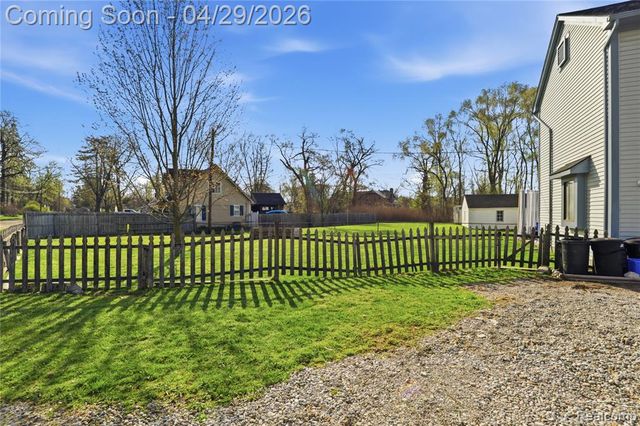 3357 Giddings Boulevard, Highland, MI 48356