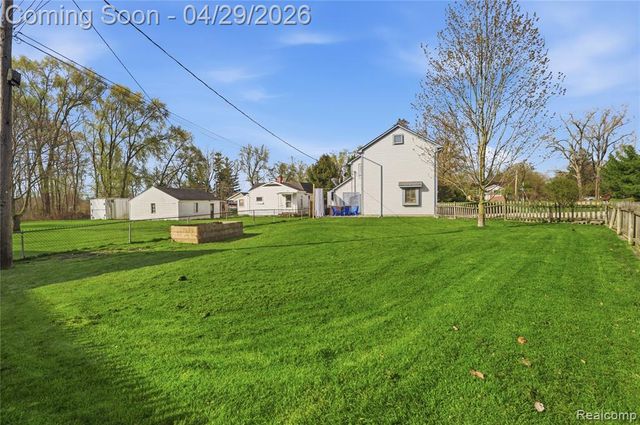 3357 Giddings Boulevard, Highland, MI 48356