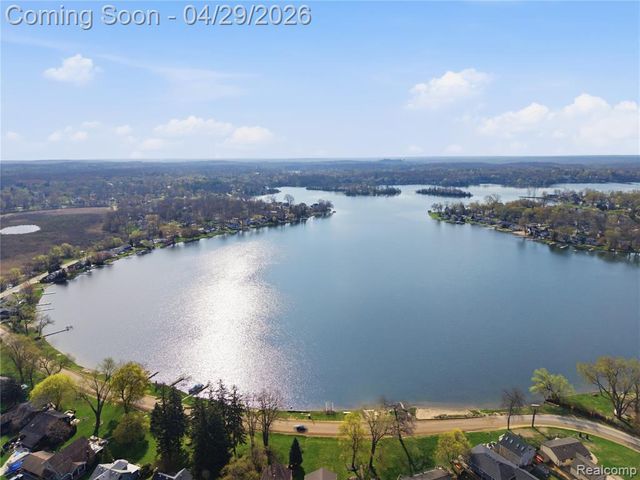 3357 Giddings Boulevard, Highland, MI 48356